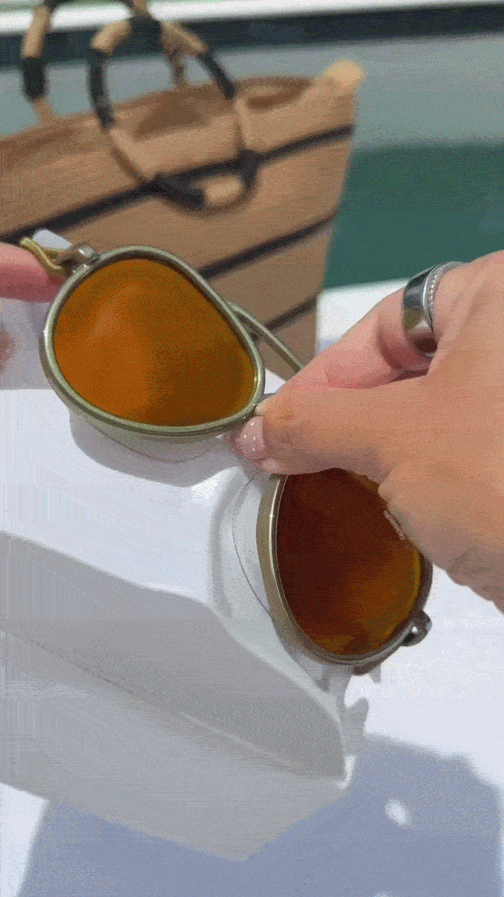 WaveLens swim goggles in action - swimming underwater
